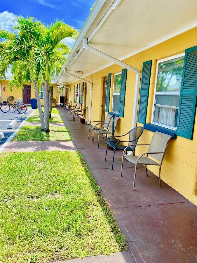 Glades Motel - Naples Exterior photo