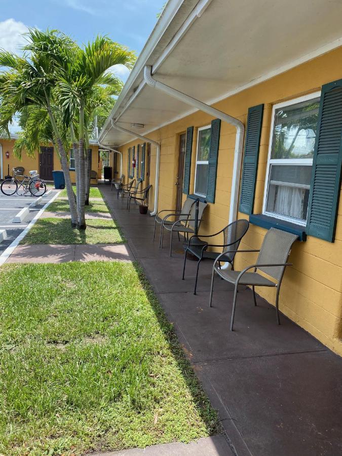 Glades Motel - Naples Exterior photo