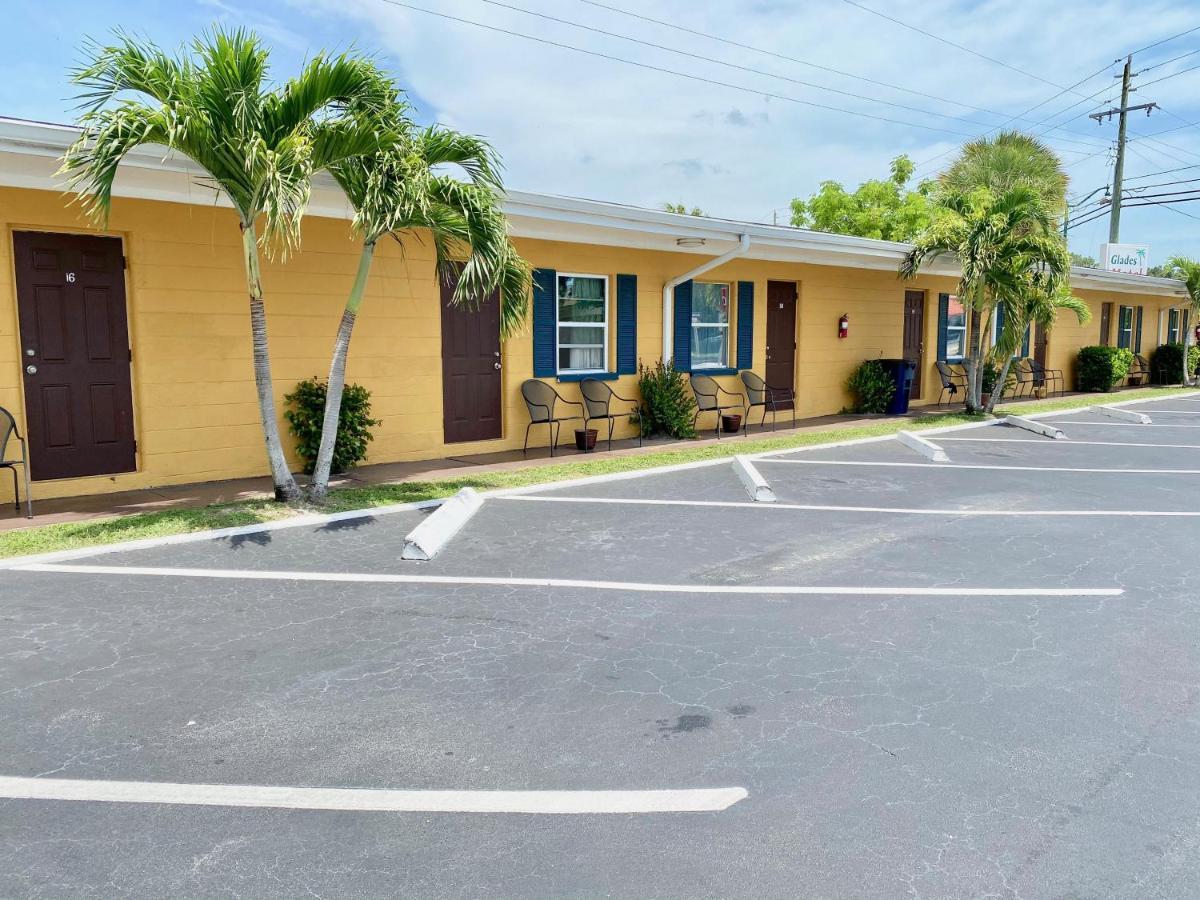 Glades Motel - Naples Exterior photo