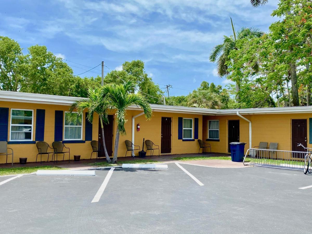 Glades Motel - Naples Exterior photo