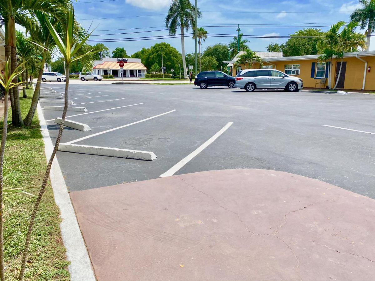 Glades Motel - Naples Exterior photo