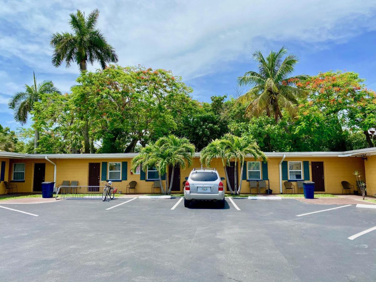 Glades Motel - Naples Exterior photo